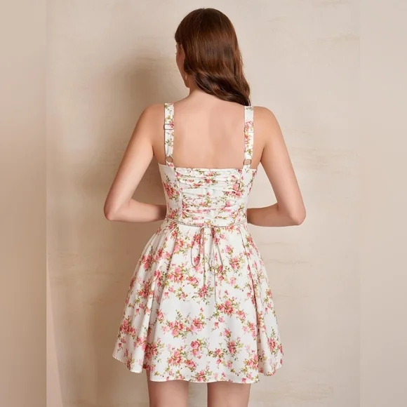 Chic Floral Mini Dress in Pink and Cream - Picture 4 of 6